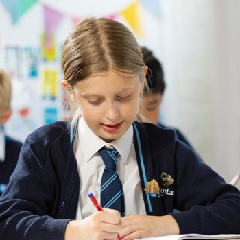 Secretary of State congratulates LFA on outcomes for disadvantaged pupils